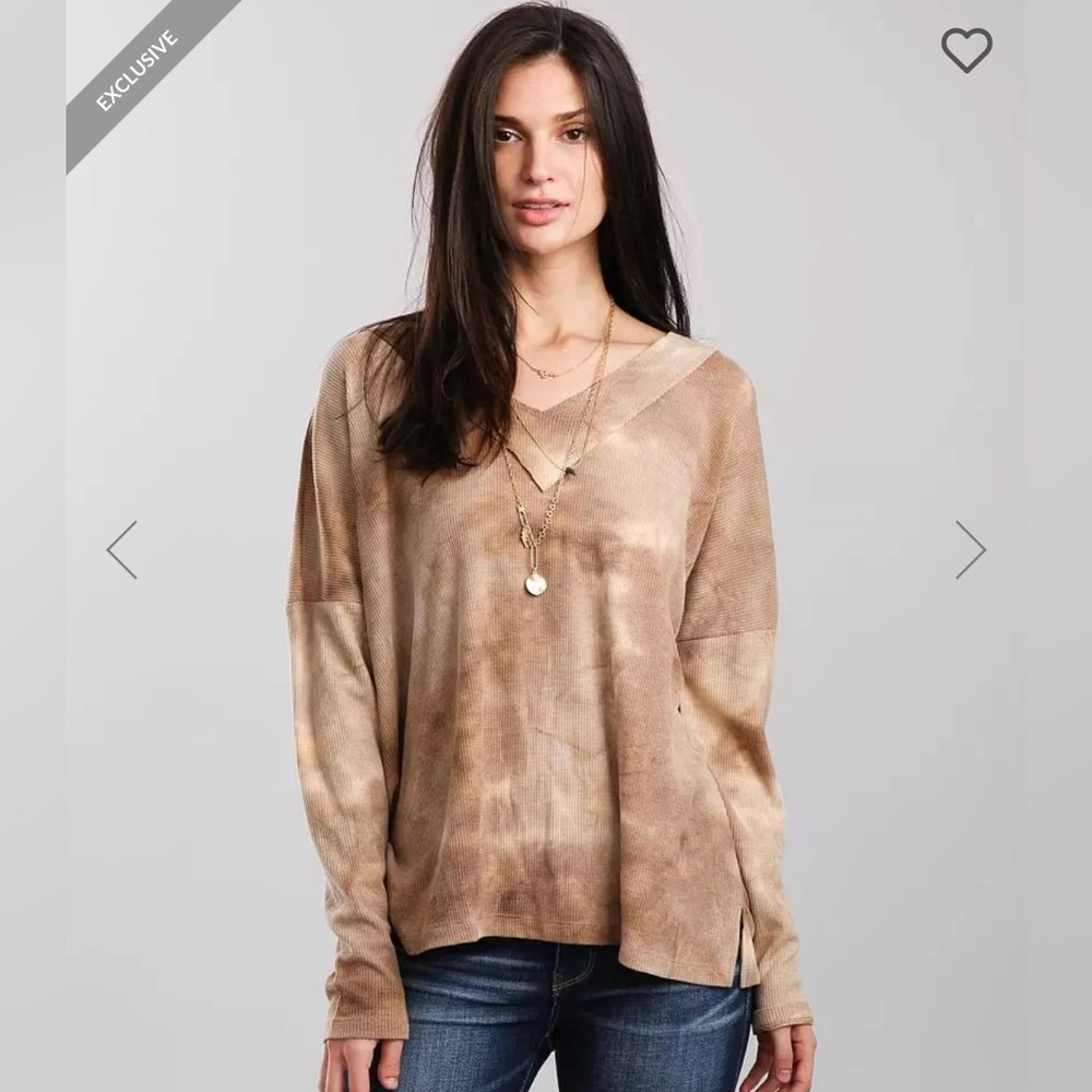BKE long sleeve waffle shirt. Size medium.